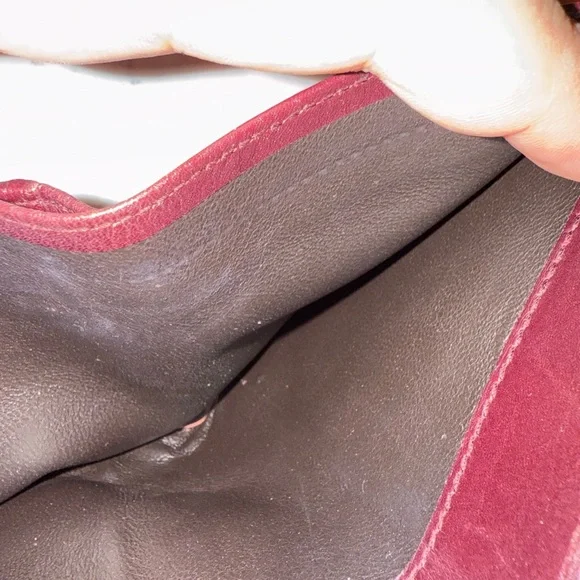 Gucci Monogram Bifold Wallet EUC - Picture 6 of 7